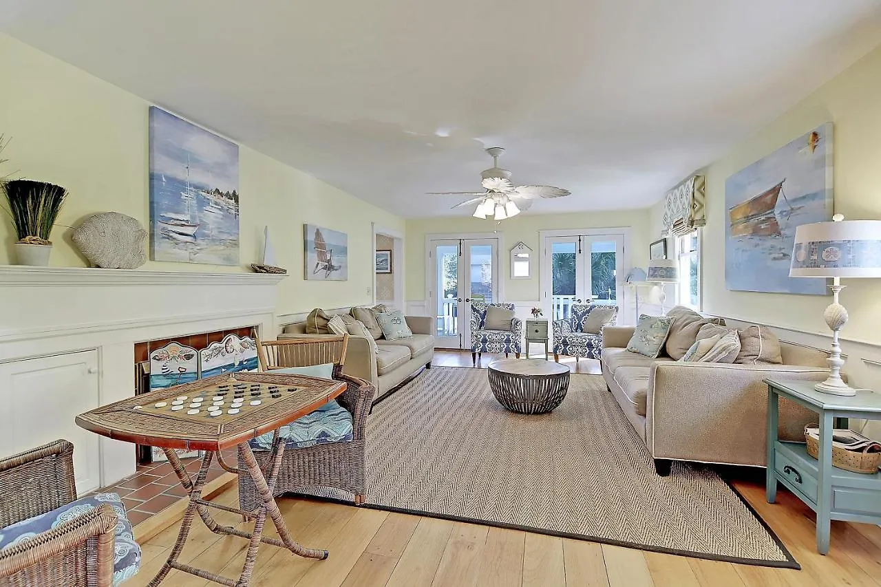 2714 Bayonne Street Holiday home
