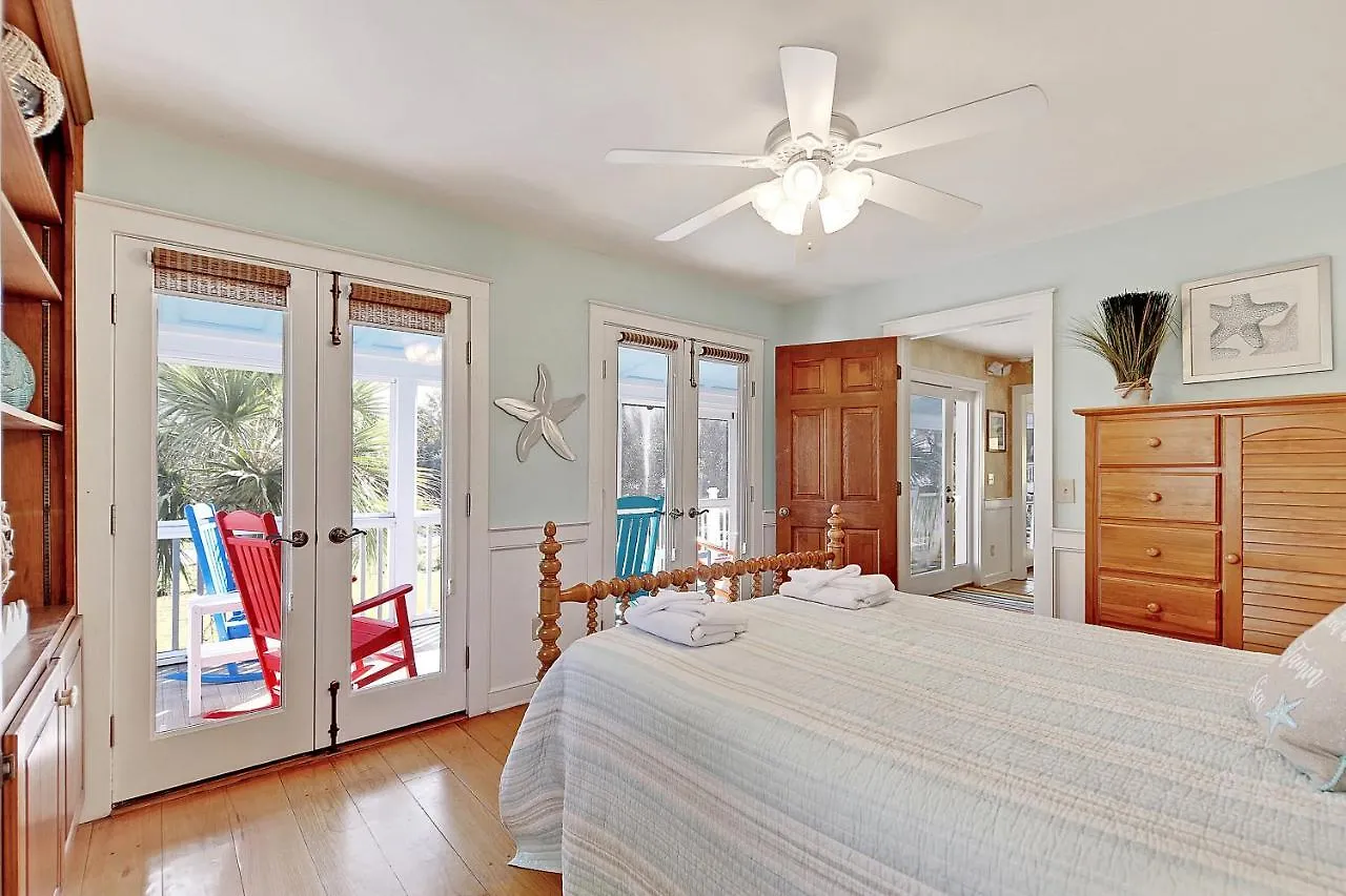 2714 Bayonne Street Holiday home