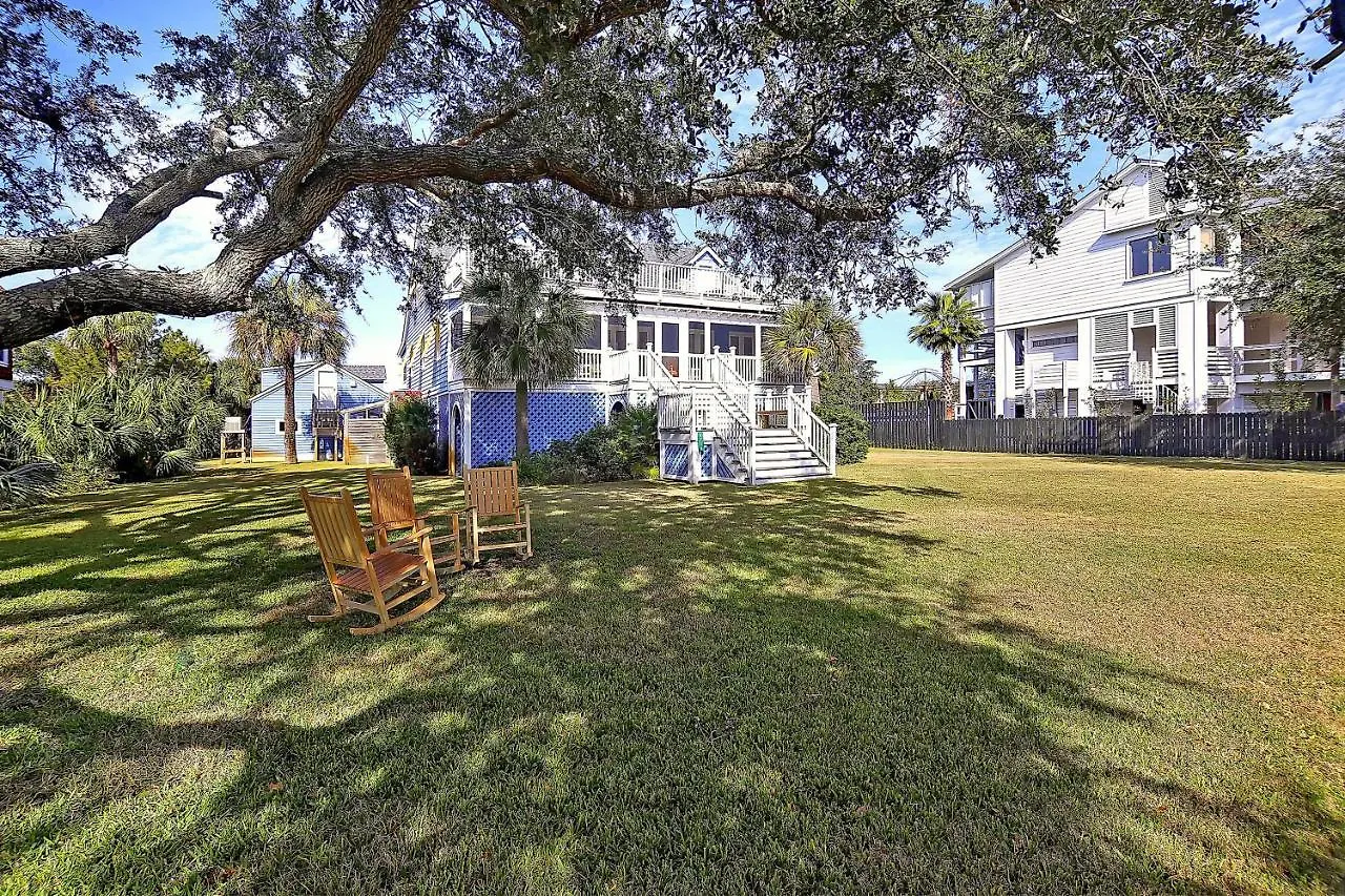 2714 Bayonne Street *