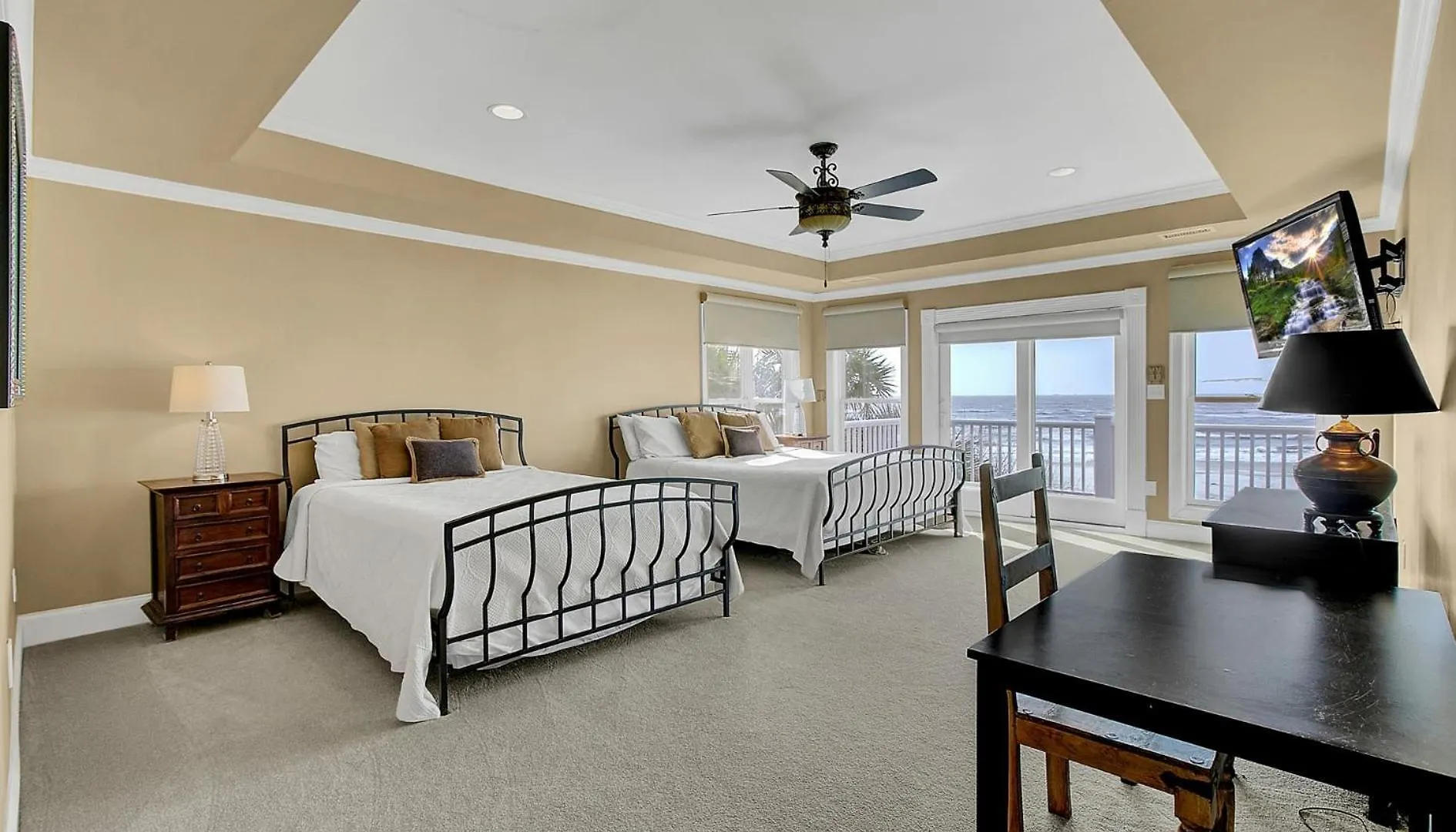Holiday home 114 Ocean Boulevard By Avantstay Beachfront Putting Volleyball Court Infinity Pool *