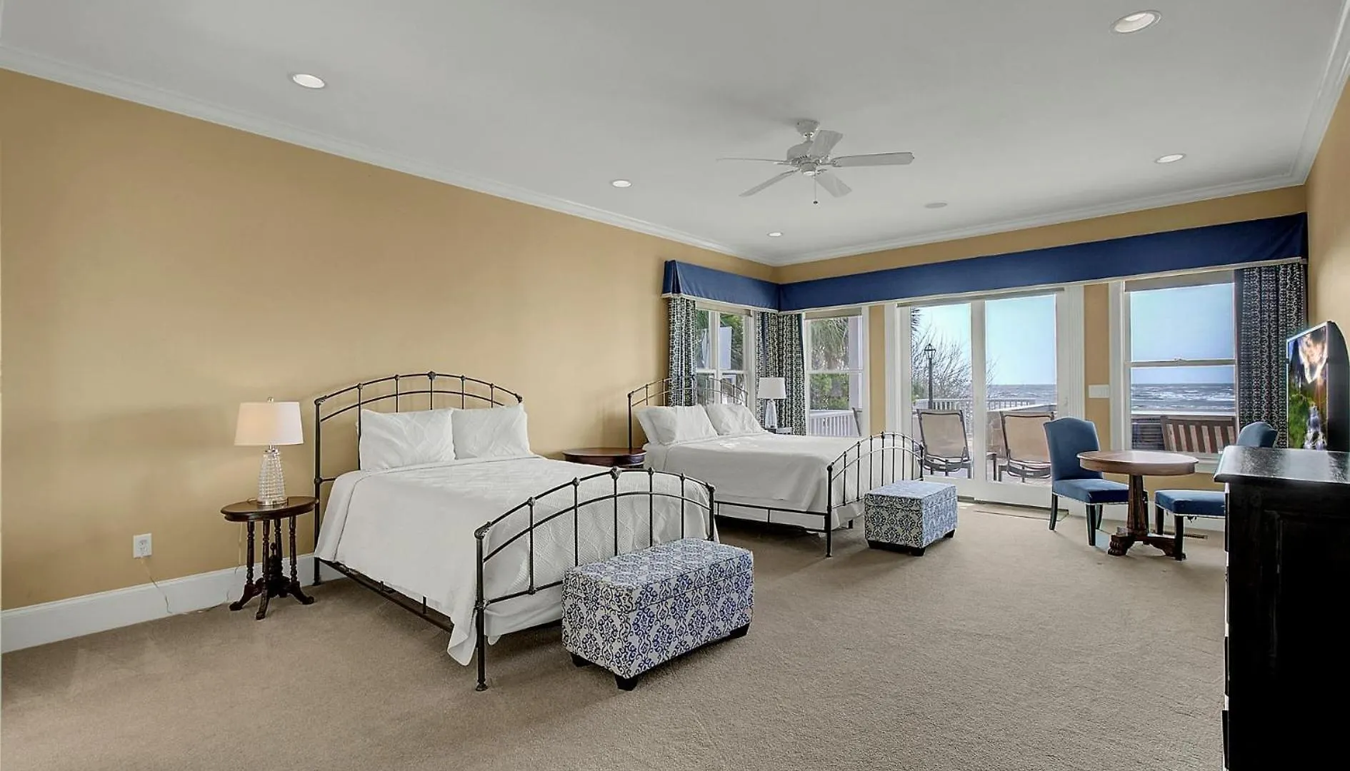 114 Ocean Boulevard By Avantstay Beachfront Putting Volleyball Court Infinity Pool Holiday home *