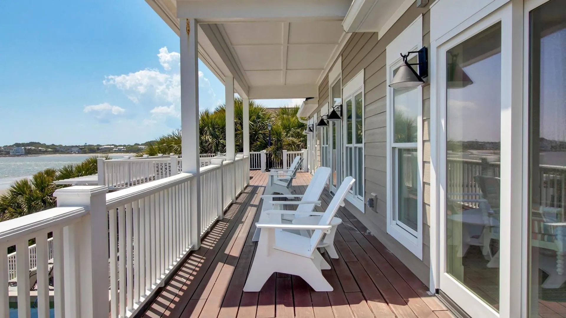 Holiday home 114 Ocean Boulevard By Avantstay Beachfront Infinity Pool Basketball Court Recently Renovated *