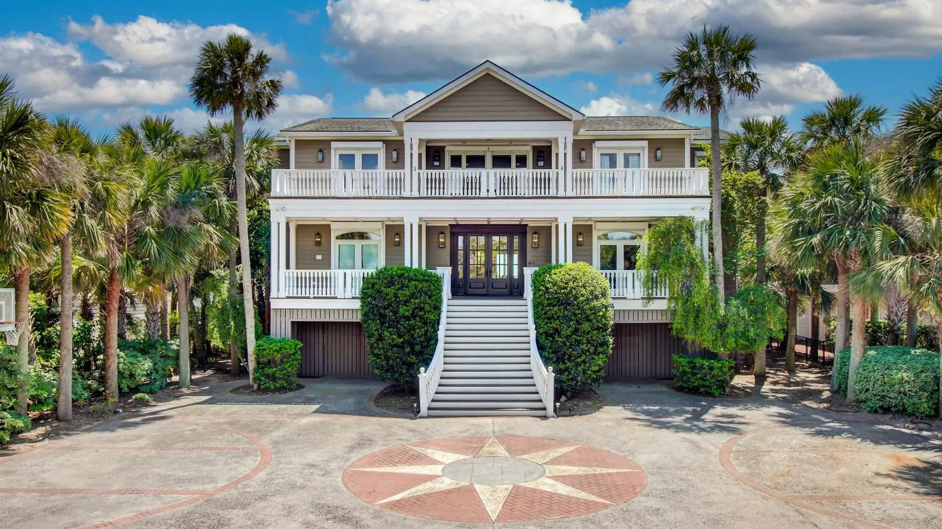 Holiday home 114 Ocean Boulevard By Avantstay Beachfront Infinity Pool Basketball Court Recently Renovated Sullivans Island