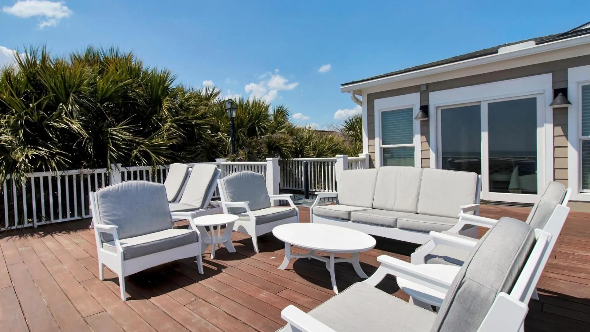 Holiday home 114 Ocean Boulevard By Avantstay Beachfront Infinity Pool Basketball Court Recently Renovated *