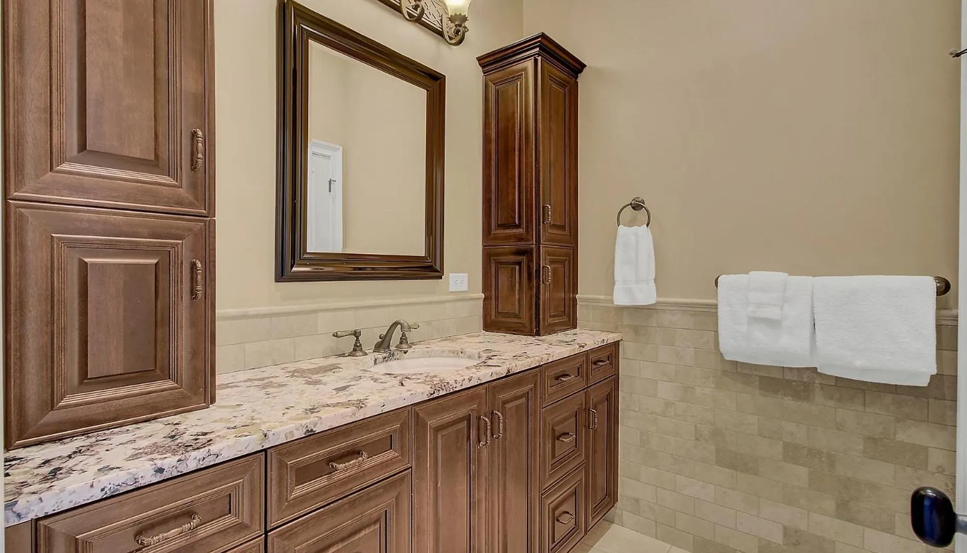 114 Ocean Boulevard By Avantstay Beachfront Infinity Pool Basketball Court Recently Renovated Holiday home