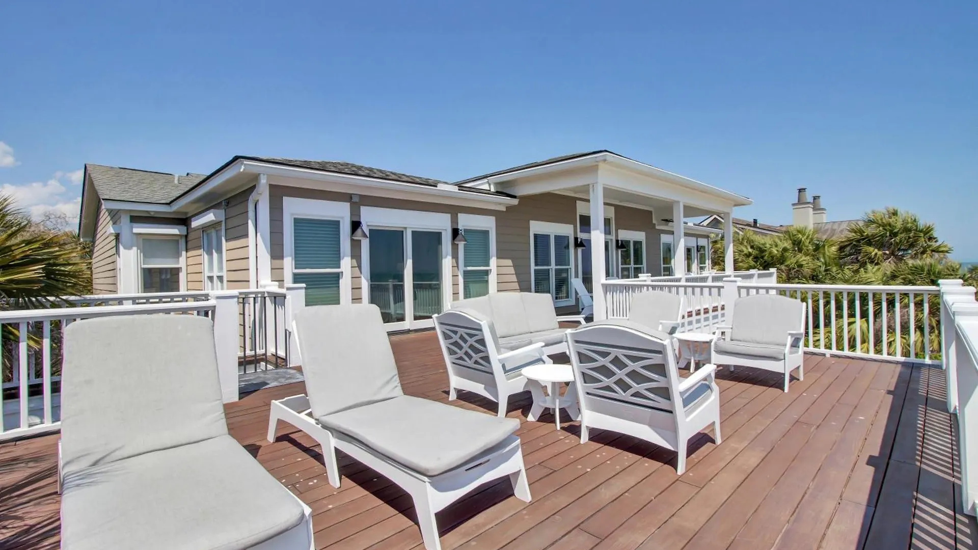 Holiday home 114 Ocean Boulevard By Avantstay Beachfront Infinity Pool Basketball Court Recently Renovated