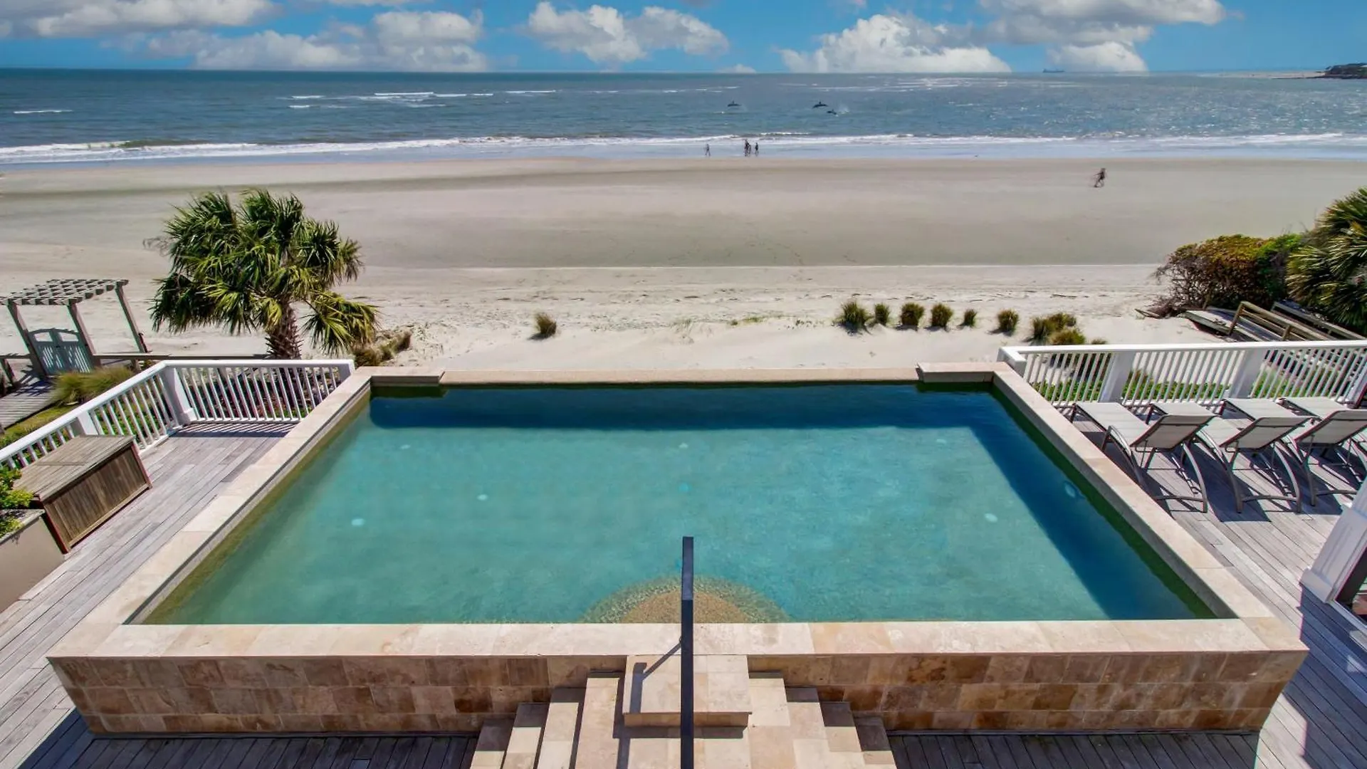 Holiday home 114 Ocean Boulevard By Avantstay Beachfront Infinity Pool Basketball Court Recently Renovated *