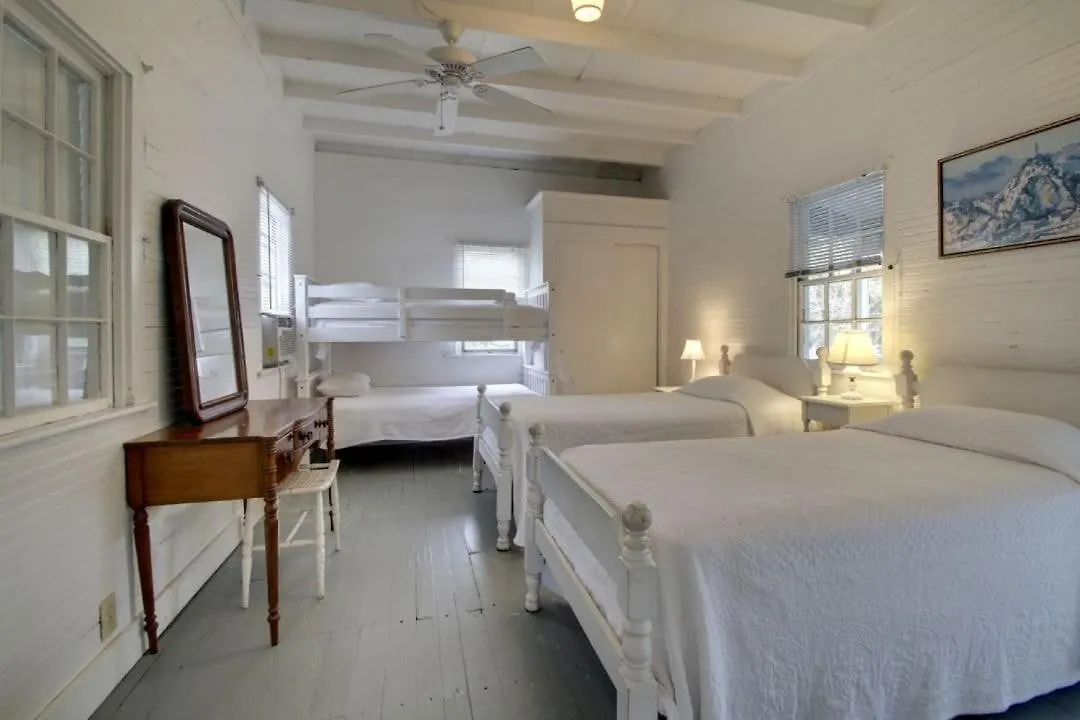 1111 Middle Street By Avantstay Charming Historic Featured In Dear John Movie Access Holiday home Sullivans Island