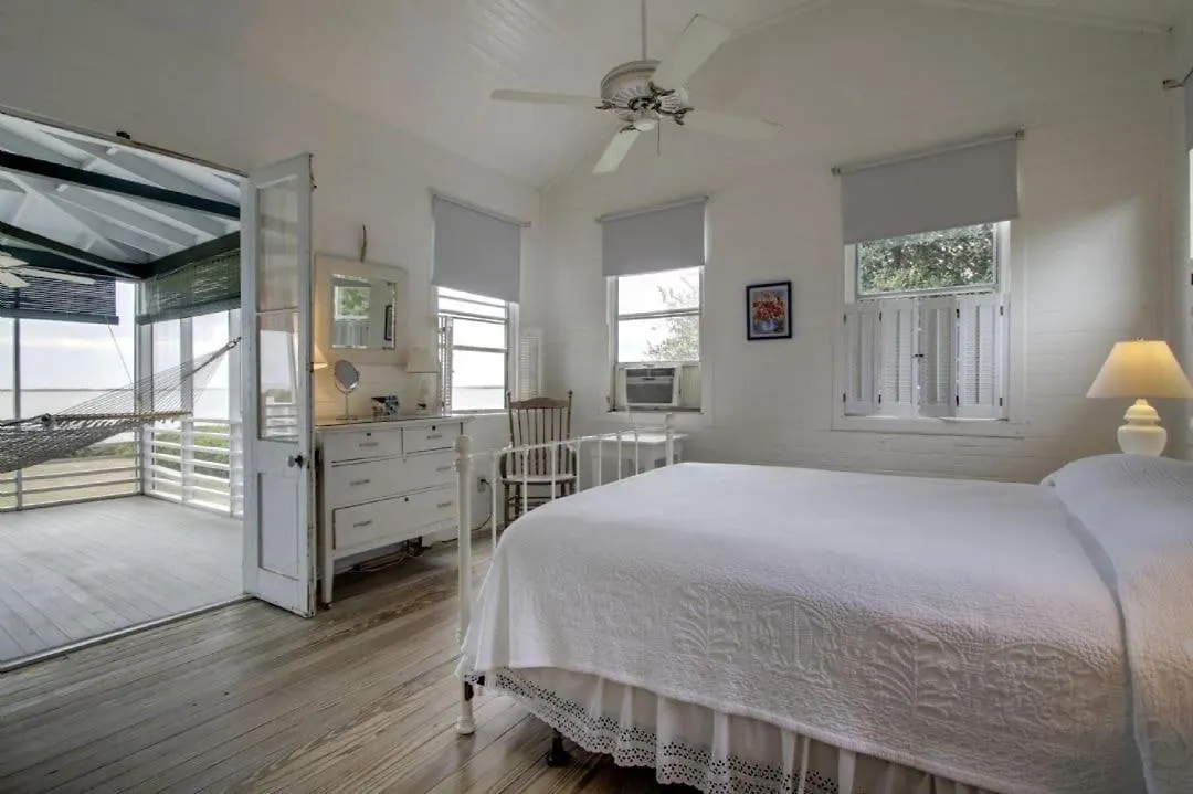 1111 Middle Street By Avantstay Charming Historic Featured In Dear John Movie Access Holiday home Sullivans Island