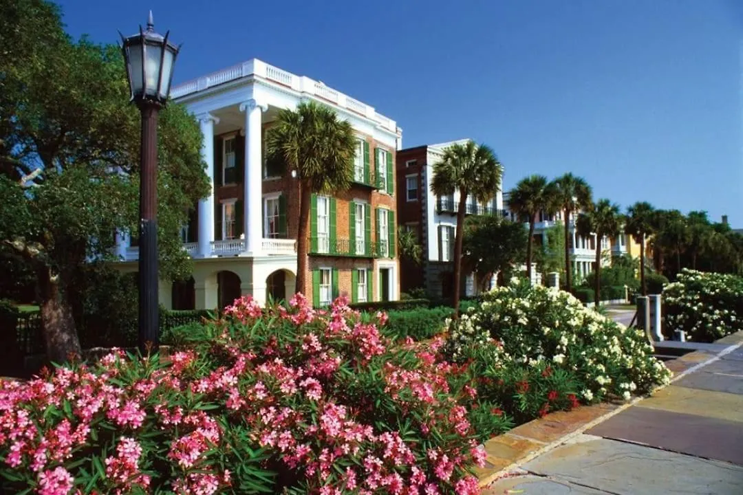 1111 Middle Street By Avantstay Charming Historic Featured In Dear John Movie Access Holiday home Sullivans Island